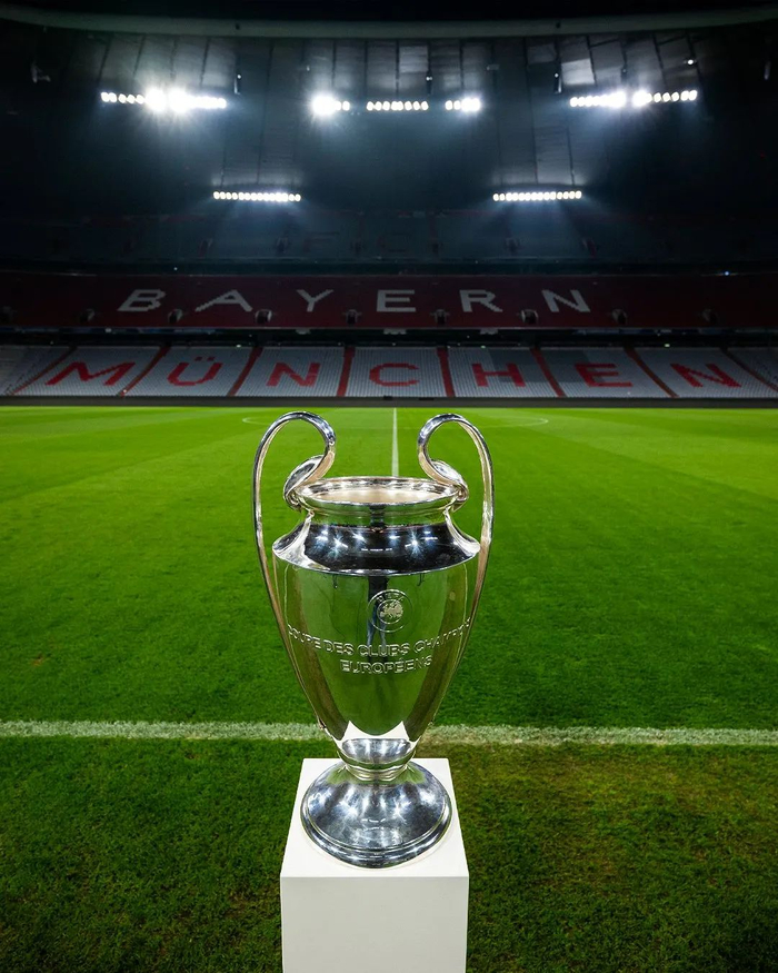 太强了！中国羽毛球又一天才横空出世，18岁少年连赢三位世界冠军（震撼！国羽再迎天才新星，18岁小将连胜三位世界冠军）