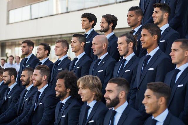 王大雷晒和女儿一起跳舞的视频，韦世豪：有点卡哇伊了（王大雷分享与女儿共舞视频，韦世豪留言：有点卡哇伊）