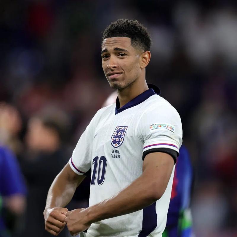 欧冠赛场精彩瞬间：巴萨2-1战胜尤文图斯,（欧冠高光时刻：巴萨2-1力克尤文图斯）