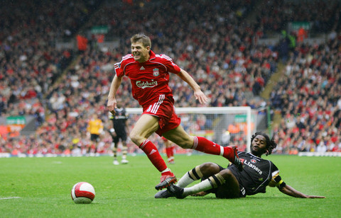 世体：预计有3400名法兰克福球迷远征巴萨，其中1000人没票（世体：法兰克福预计有3400名球迷赴巴萨客场，其中1000人无票）