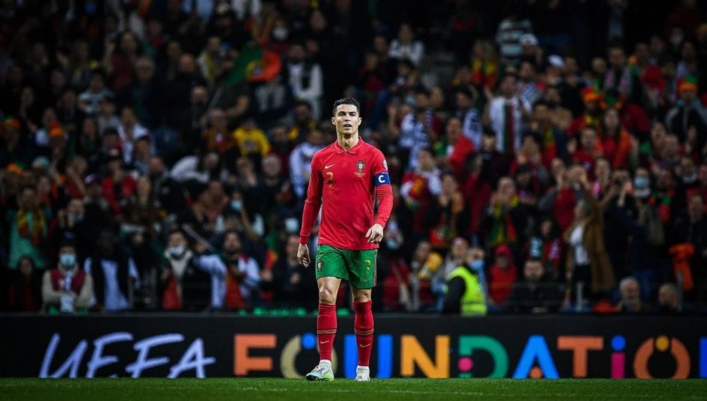 28场6球2助，新晋日本国脚佐藤龙之介当选J1年度最佳年轻球员（28战6球2助！日本新晋国脚佐藤龙之介荣膺J1联赛年度最佳年轻球员）