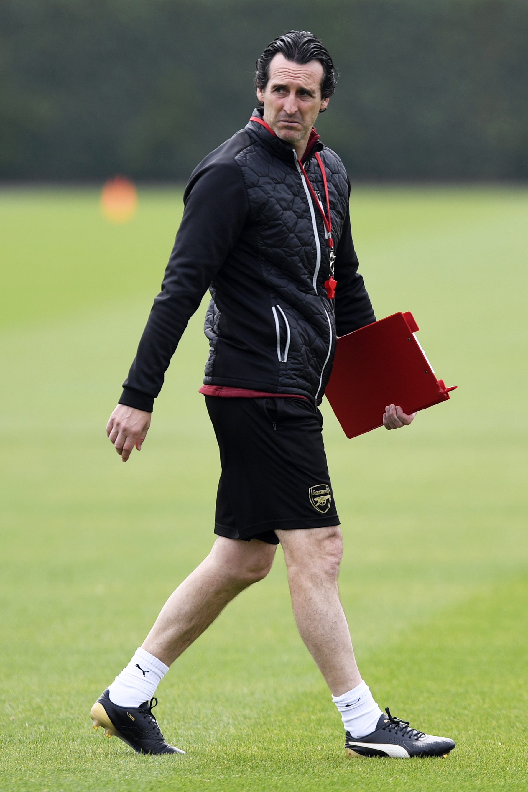 3C：骨上的钢板是我考虑退役原因之一；弗里克说表现好能抽烟（3C：身上钢板让我萌生退役念头；弗里克称表现出色可抽烟）